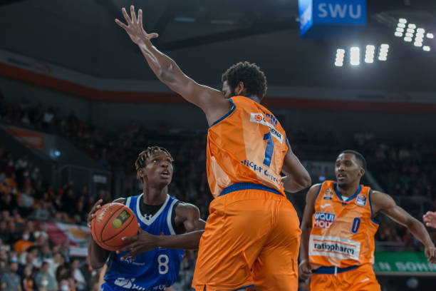 人阵容的深 人阵容的深